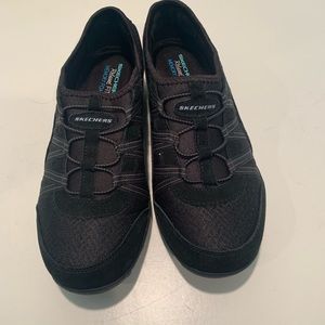 Skechers black athletic shoe